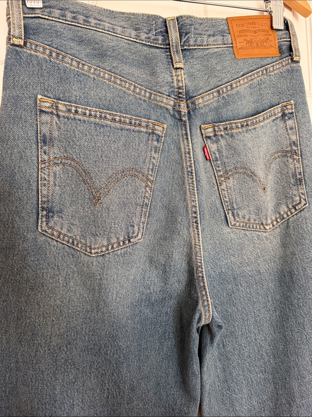 Levi’s Ribcage Wide Leg Jean - Picture 4 of 4